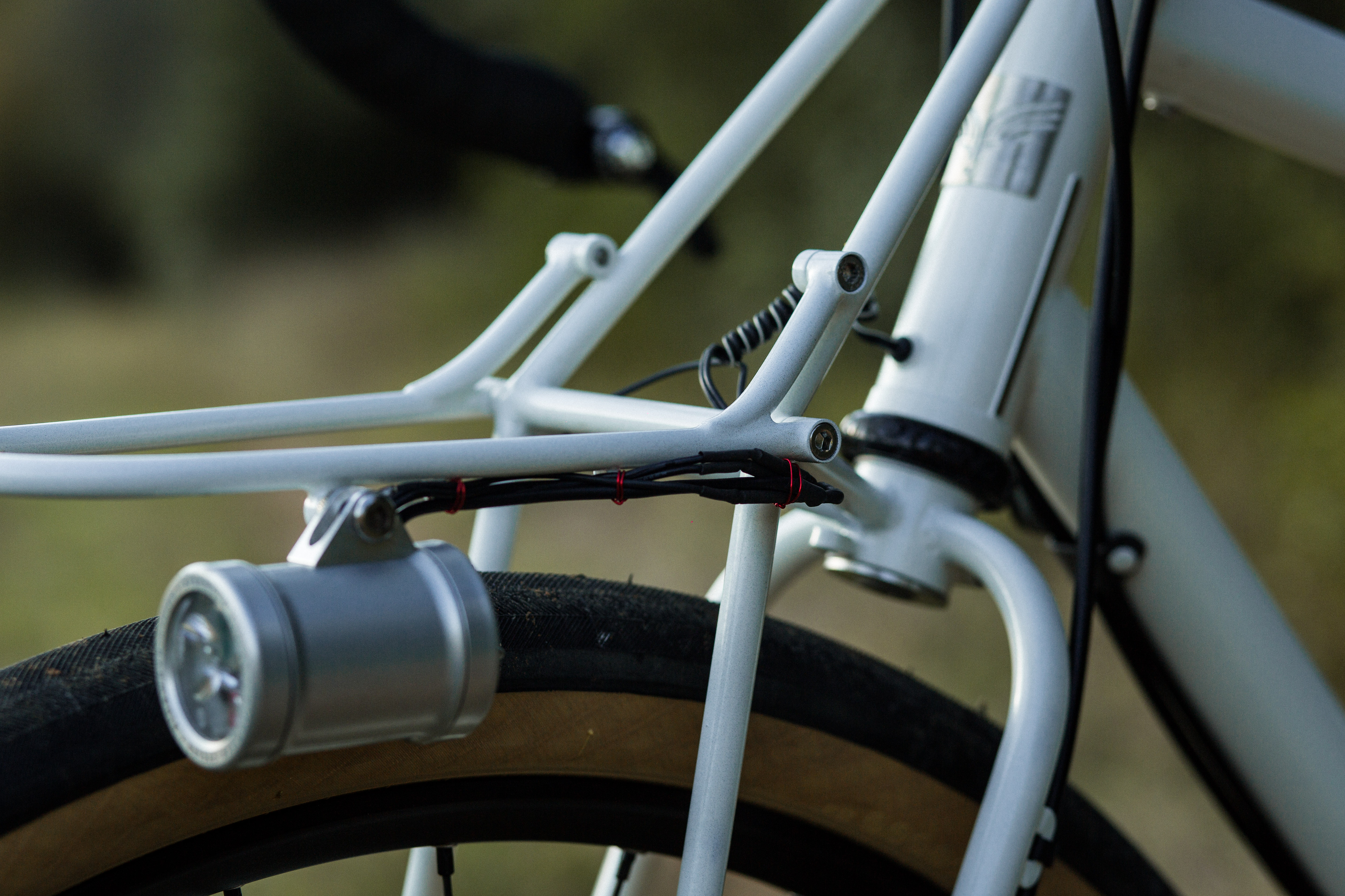 PechTregon-velo-GravelTour-blanc-par-AubinBERTHE-Bidaia-26