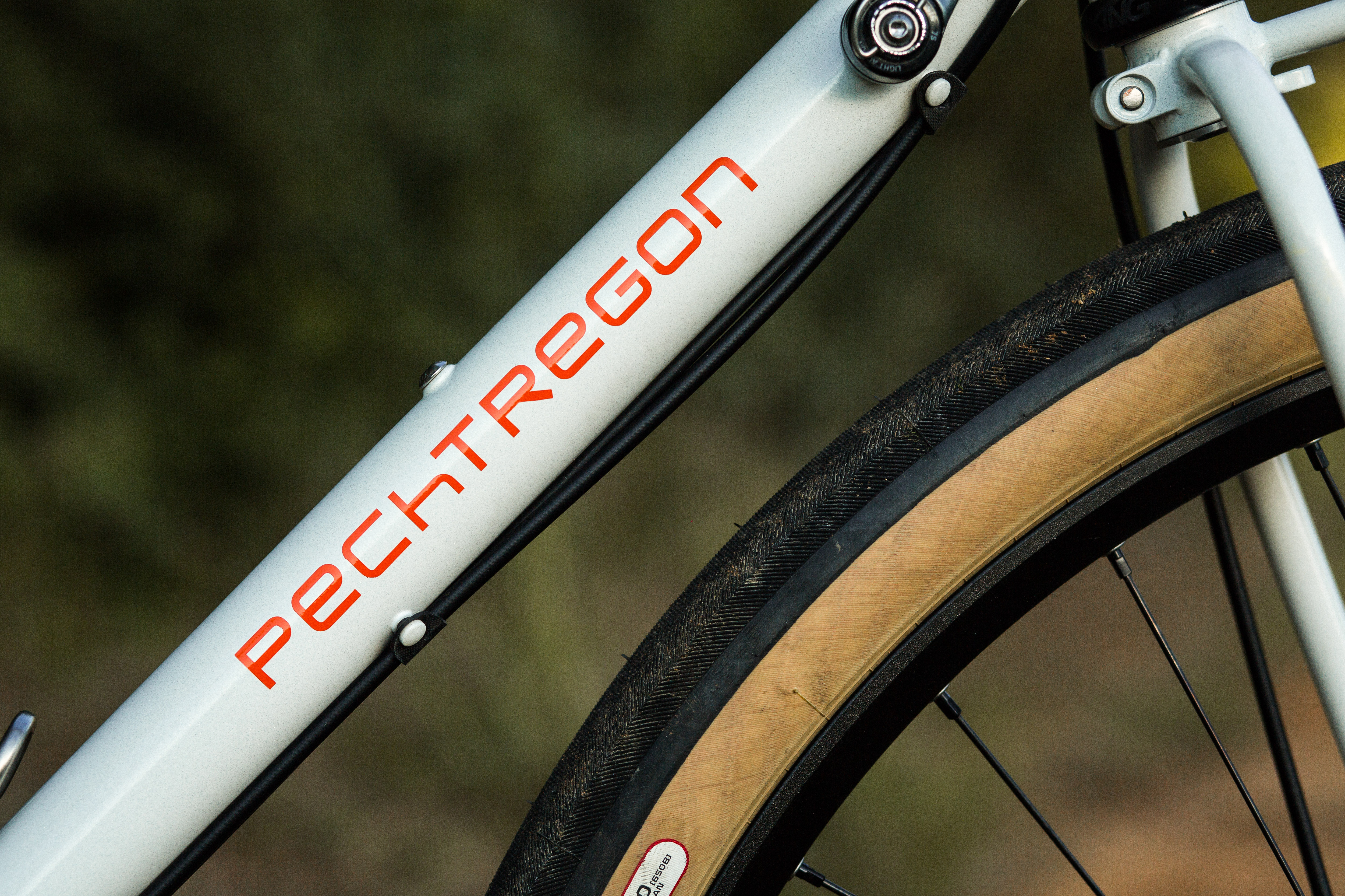 PechTregon-velo-GravelTour-blanc-par-AubinBERTHE-Bidaia-28